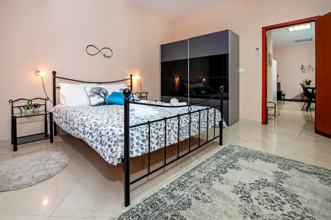 Rovinj City Apartment Esterno foto